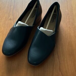 Clarks Women's Elegant Black Flats